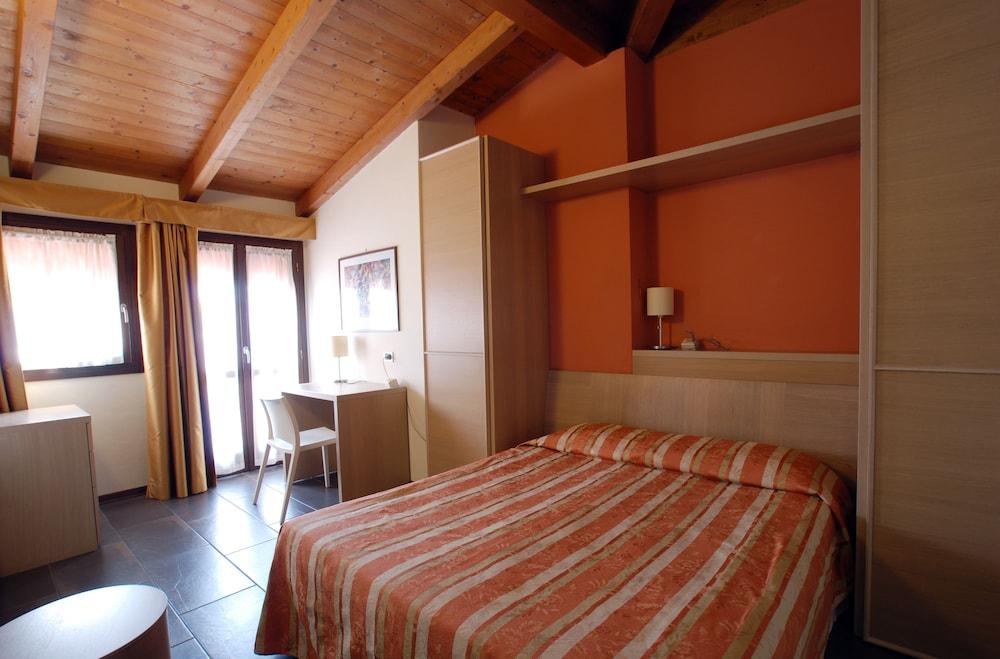 פררה Hotel Carlton מראה חיצוני תמונה