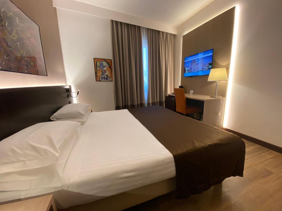 פררה Hotel Carlton מראה חיצוני תמונה