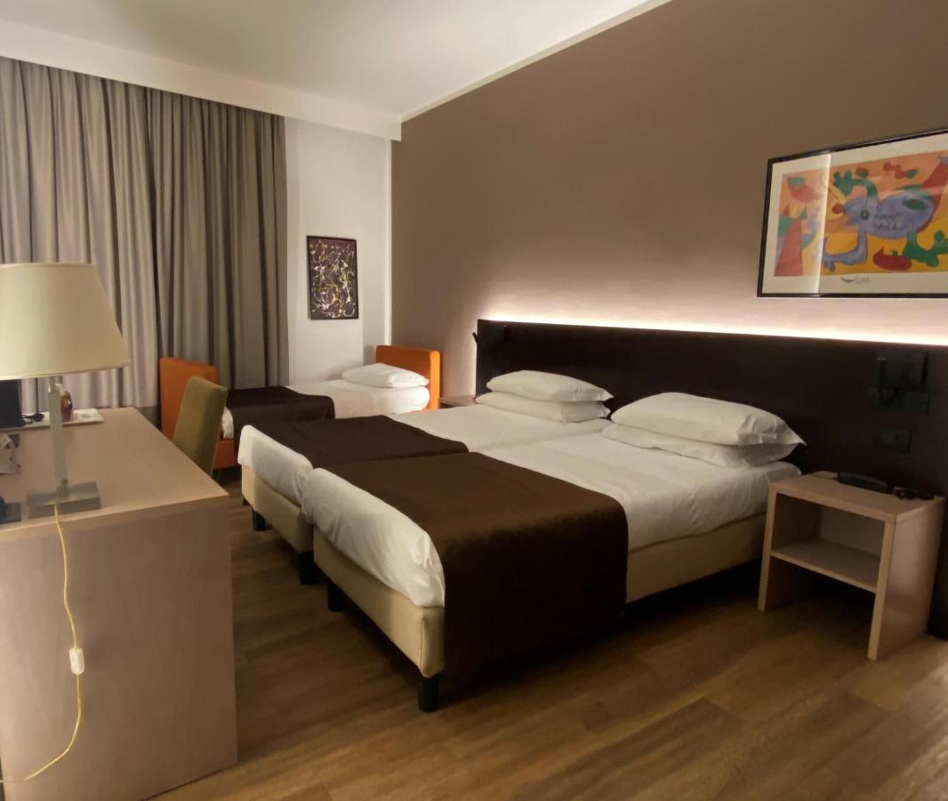 פררה Hotel Carlton מראה חיצוני תמונה