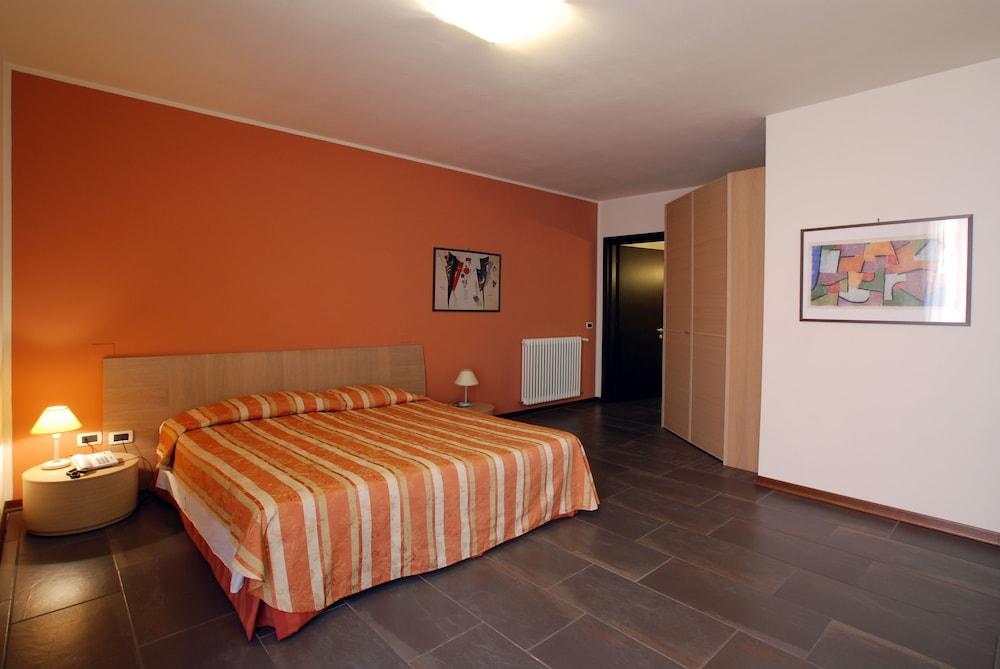 פררה Hotel Carlton מראה חיצוני תמונה
