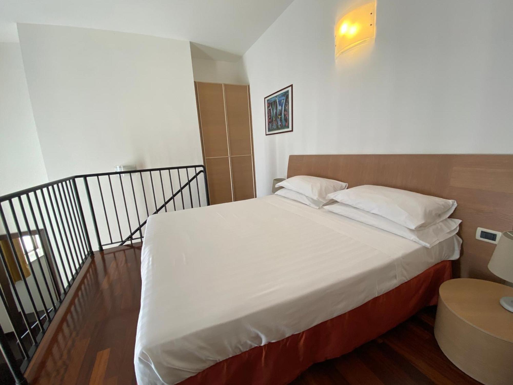 פררה Hotel Carlton מראה חיצוני תמונה