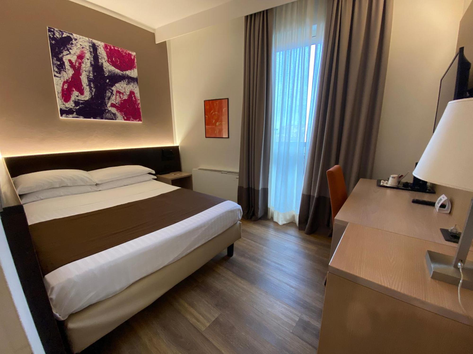 פררה Hotel Carlton מראה חיצוני תמונה