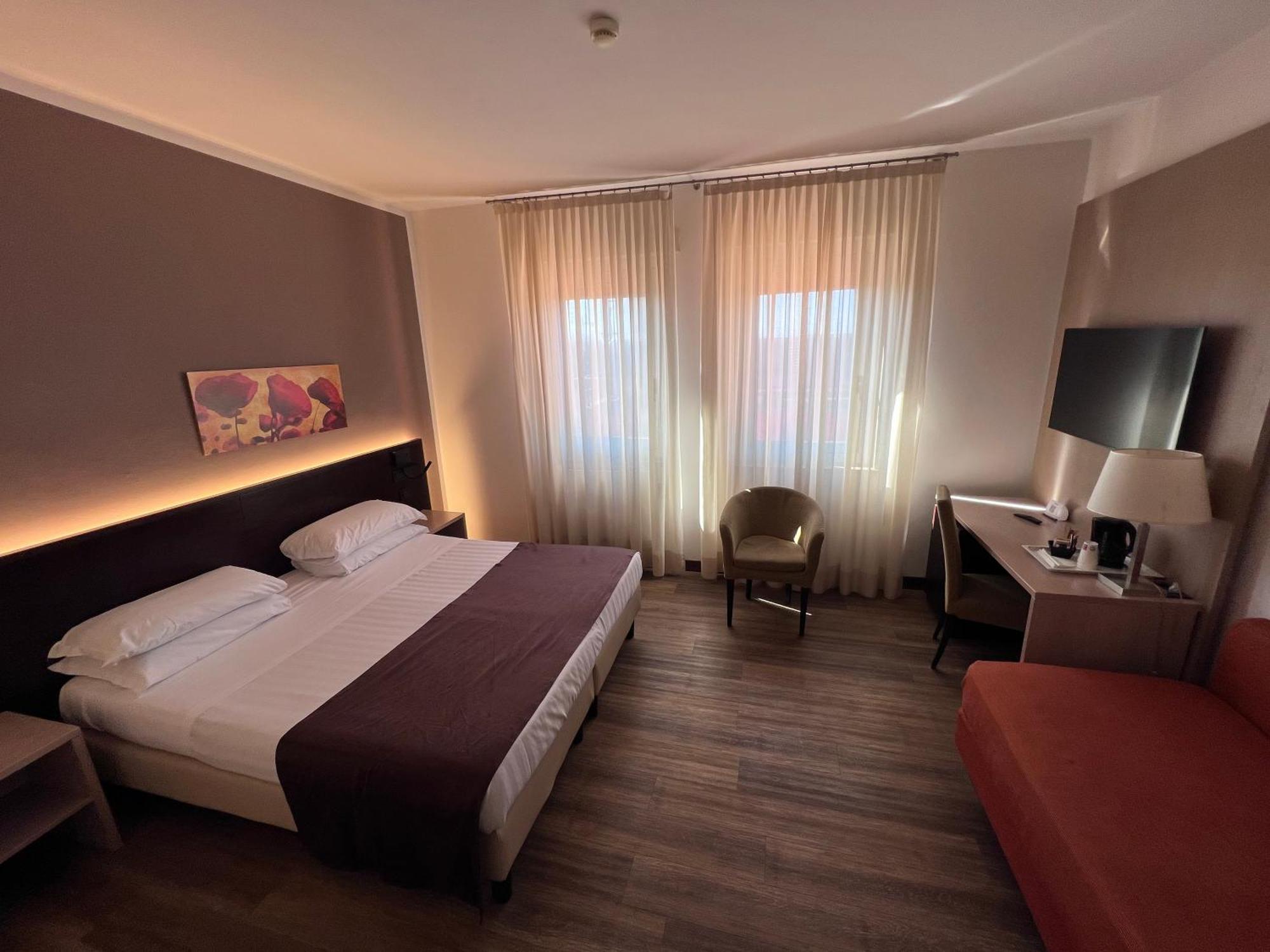 פררה Hotel Carlton מראה חיצוני תמונה