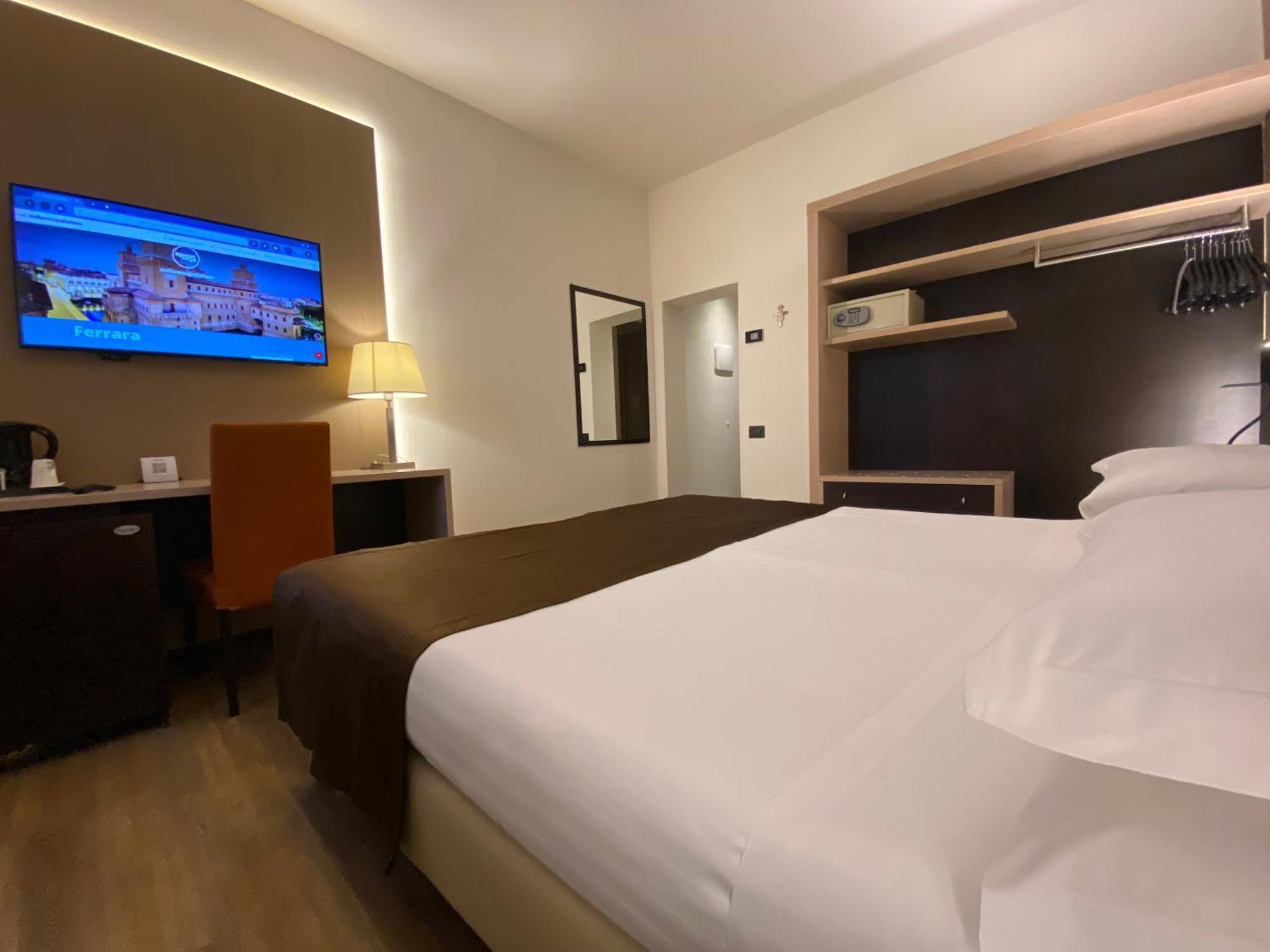 פררה Hotel Carlton מראה חיצוני תמונה